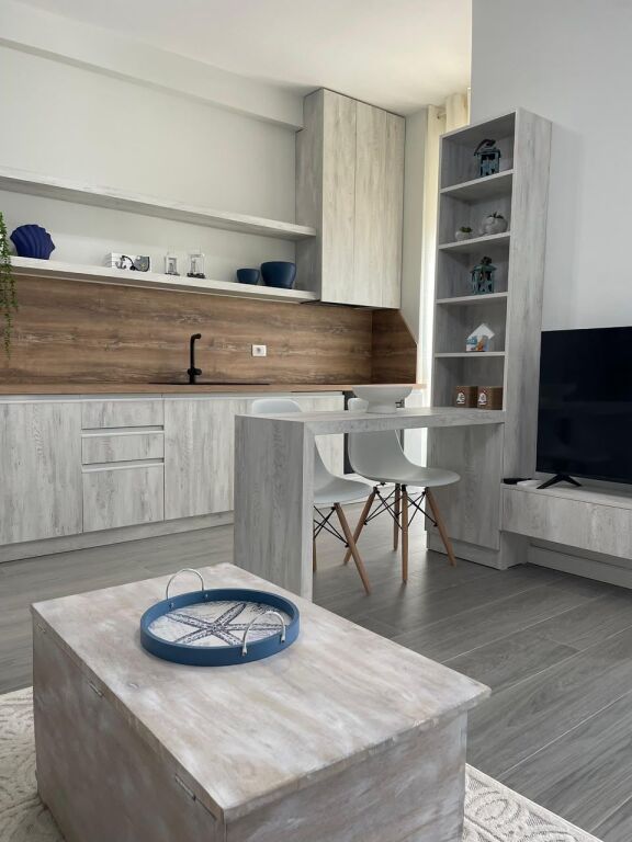 Apartament 2+1 me pamje deti me Qera Afatgjate - Radhime, Vlore