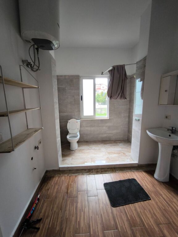 Qera | Shtëpi private 1 + 1 | Kodra E. Priftit | 320 €/muaj