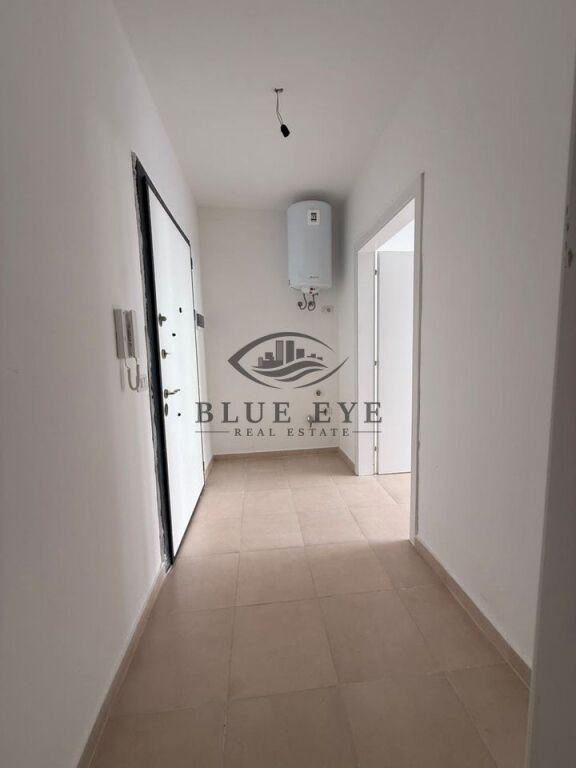 2 GARSONIERE + VERANDË PËR SHITJE – MALI I ROBIT