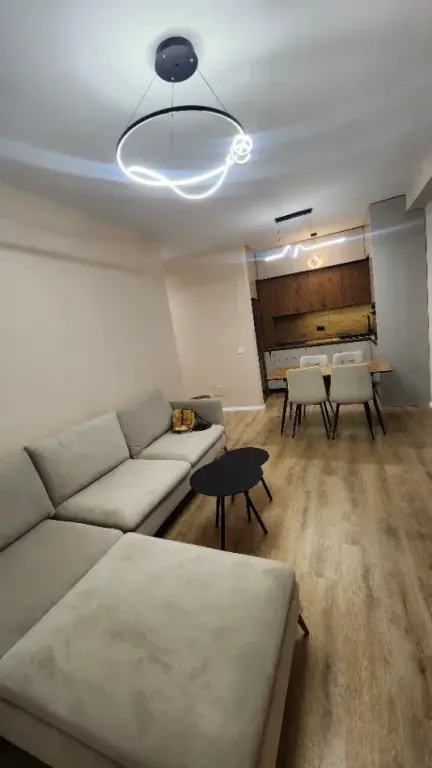 Affitto | Apartament 2 + 1 | QTU (Qendra Tregtare Univers) | 550 €/mese