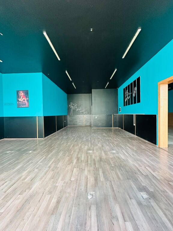 Affittasi negozio in Via Siri Kodra! 1,2 milioni di lek!