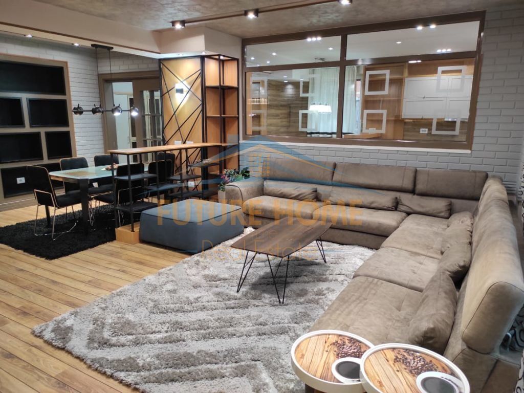 Shitet , Apartament 2+1, Myslym Shyri, Tiranë