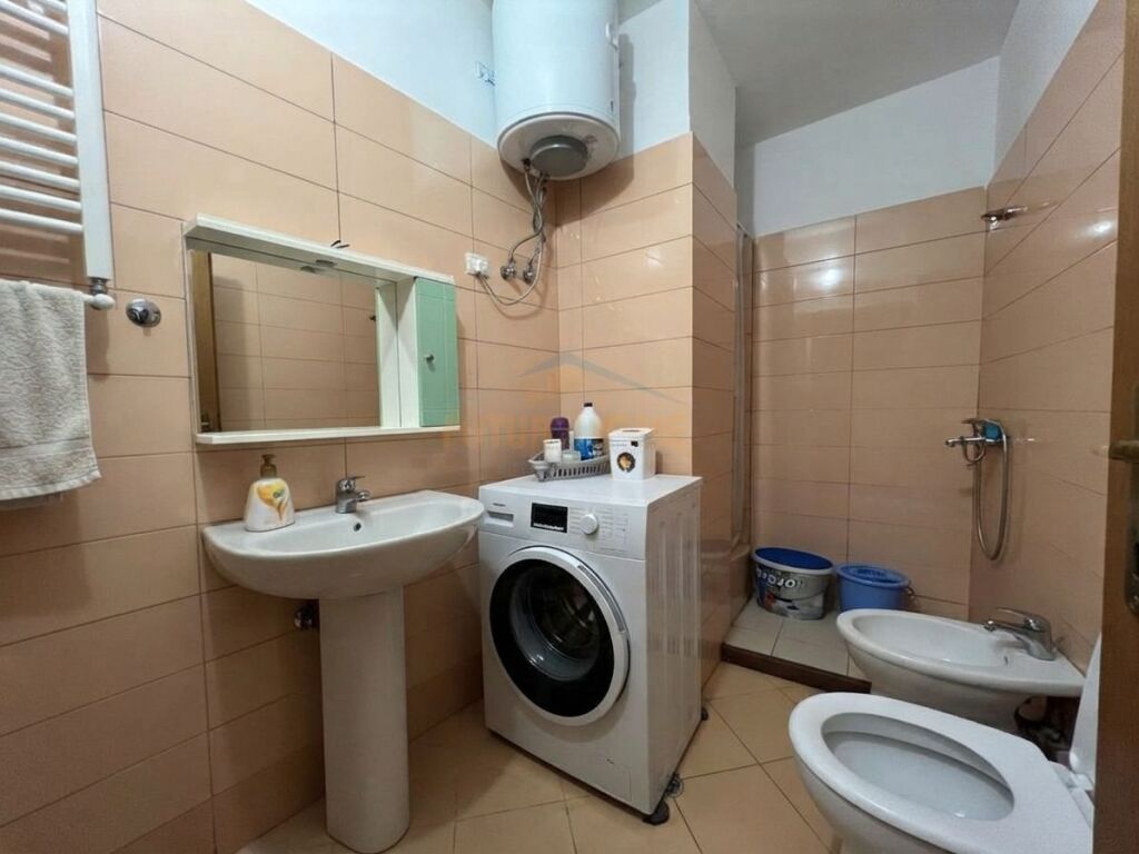 In vendita, Appartamento 1+1, Yzberisht, Tirana.