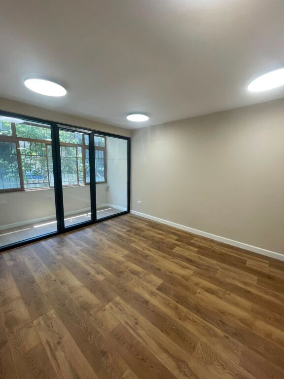 Affitto | Ambjent Biznesi | Blloku | 1100 €/mese diskutueshëm