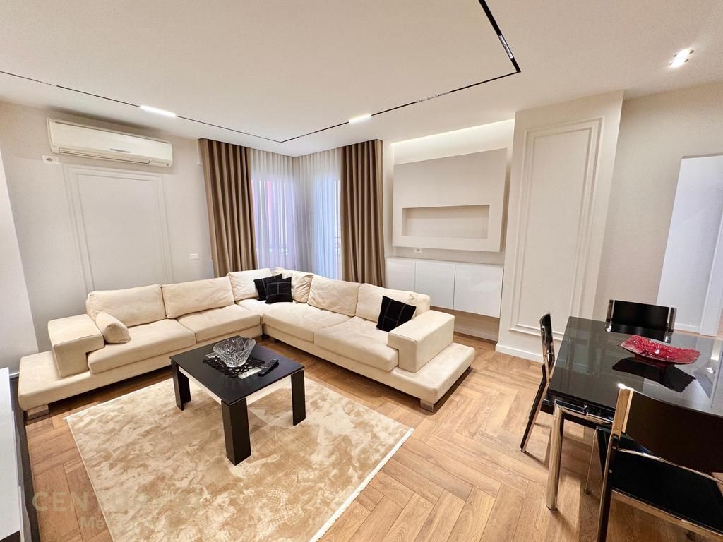 APARTMENT 2+1+PARKING SPACE NEAR THE NEW MARKET!