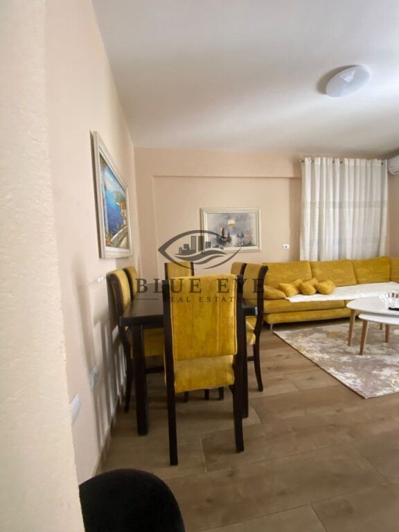 JEPET ME QIRA – APARTAMENT 2+1 PRANË GJYKATËS
