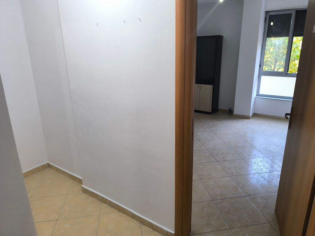 Apartament me qira