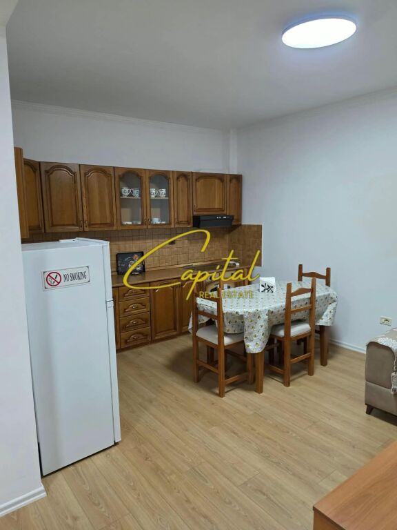 APARTAMENT ME QIRA 2+1 RRUGA KONGRESI I MANASTIRIT 70.000 LEKE