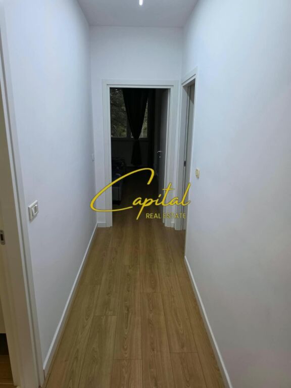 APARTAMENT ME QIRA 2+1 RRUGA KONGRESI I MANASTIRIT 70.000 LEKE