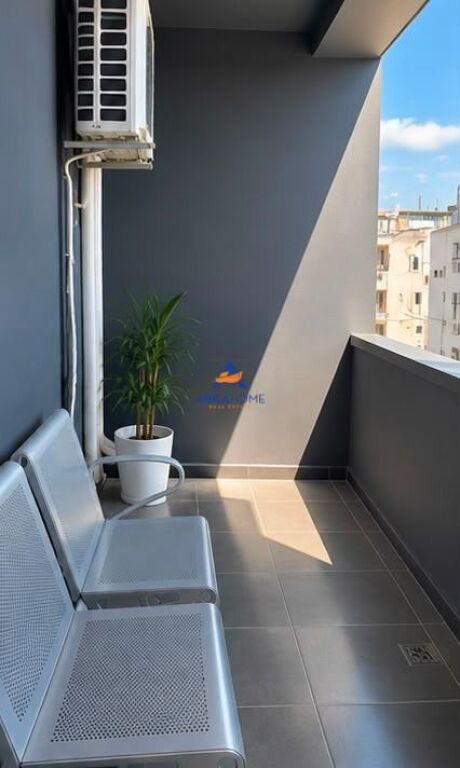 BUSINESS PREMISES FOR RENT 122 M2 "DURRËS ROAD" 1800 EURO