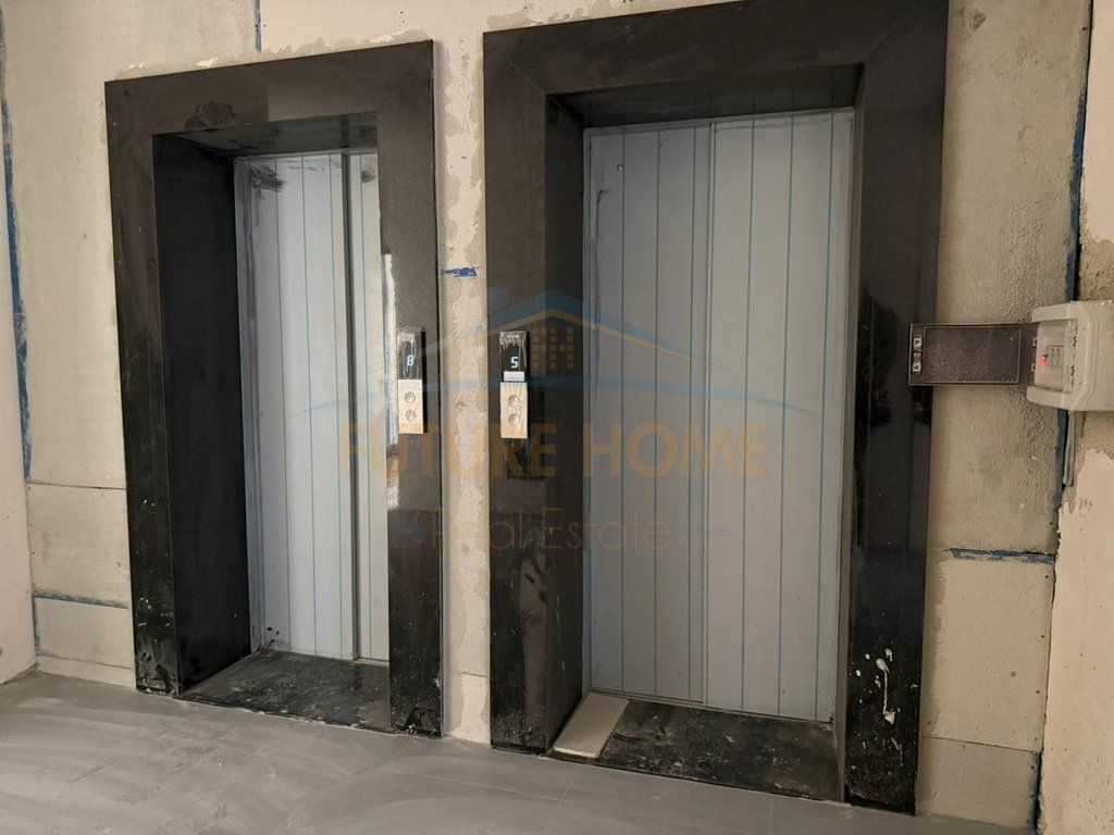 In vendita, Appartamento 1+1, &amp; Monolocale, presso il Complesso Grand, Tirana.