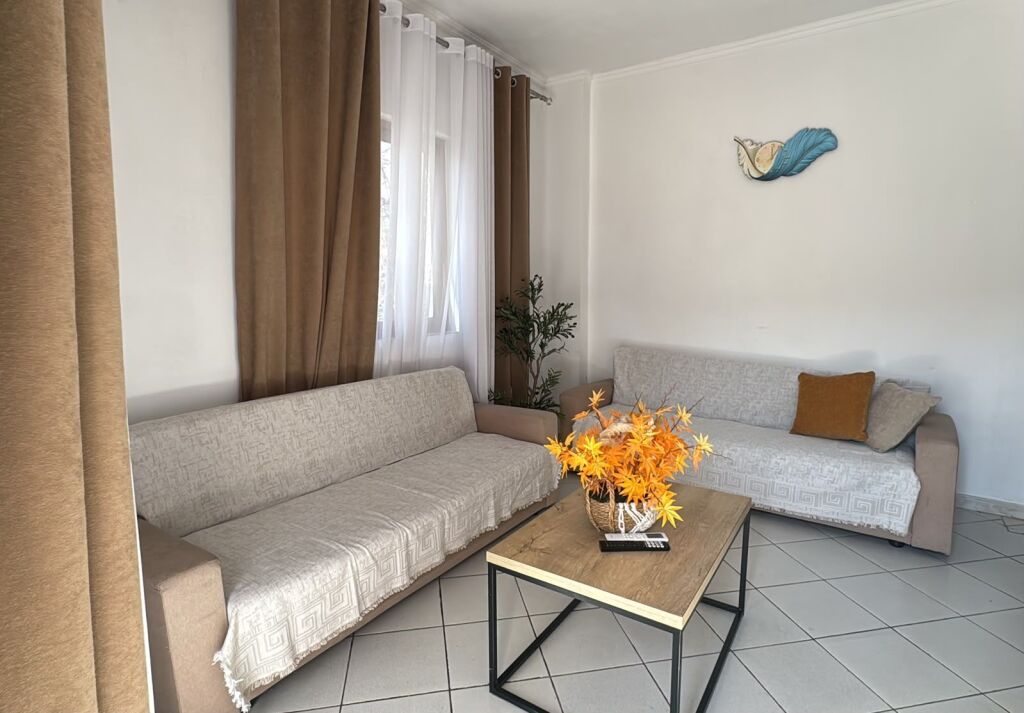Apartament 1+1 me qira Rruga "Gramoz Pashko", prane Fakultetit Ekonomik
