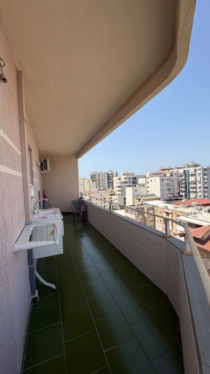Appartamento 2+1 in vendita a Vlore vicino alla Chiesa Ortodossa