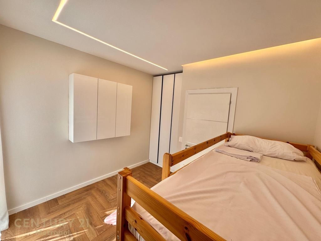APARTMENT 2+1+PARKING SPACE NEAR THE NEW MARKET!