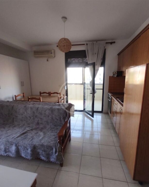 Shitet Apartament 1+1Shkembi i kavajes