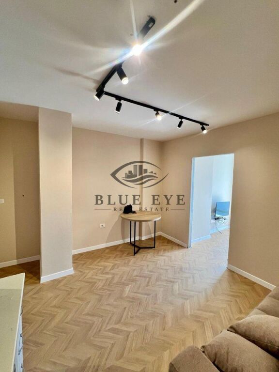 APARTAMENT 1+1 PËR SHITJE – SHKËMBI I KAVAJËS!