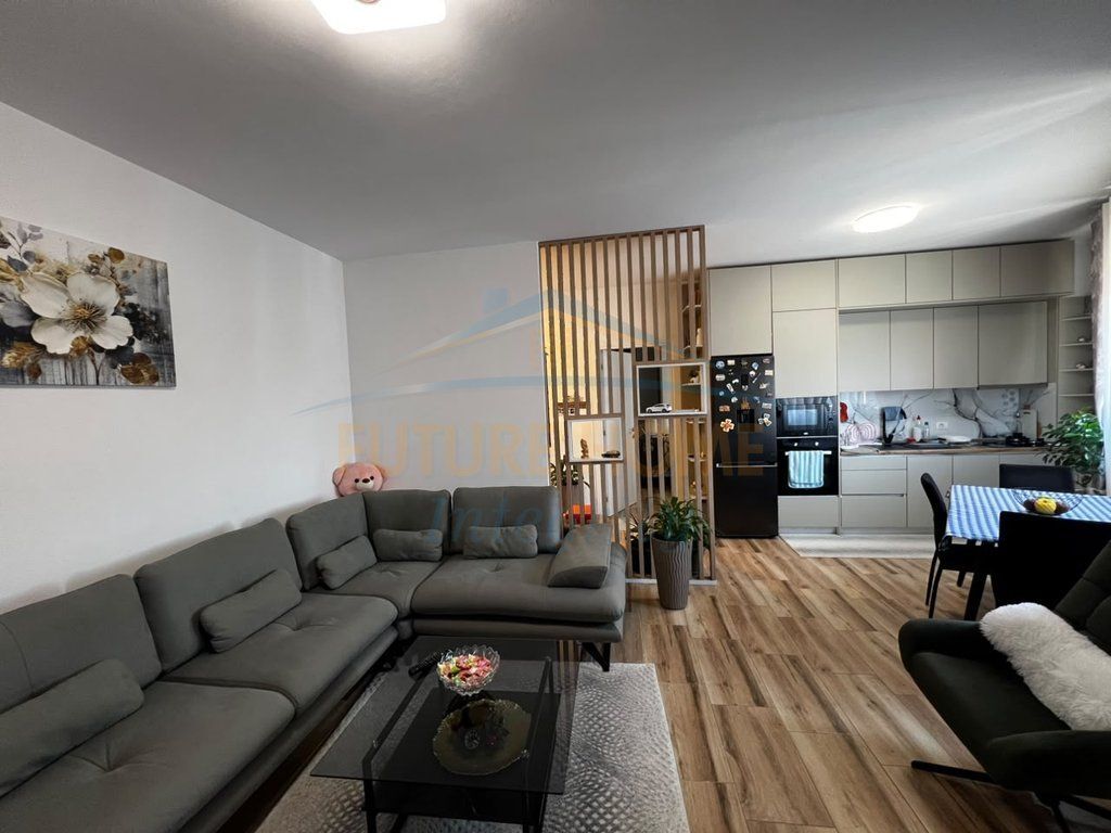 In vendita, appartamento 1+1, Oasis Residence, Tirana.