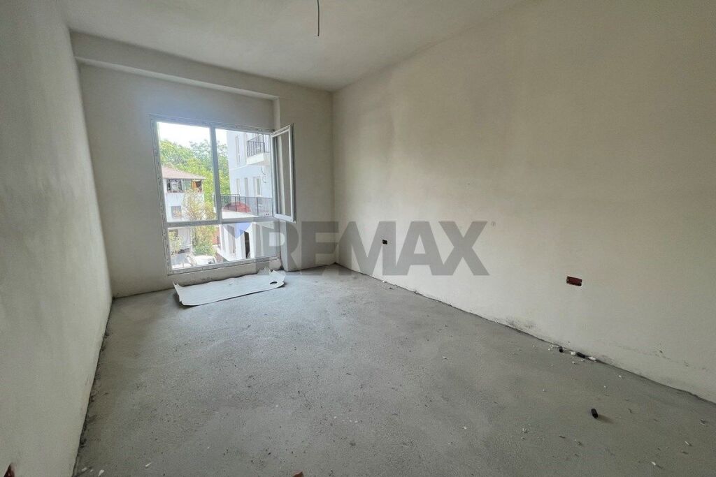 Apartament ne shitje 1+1 prane Farmacise 10!