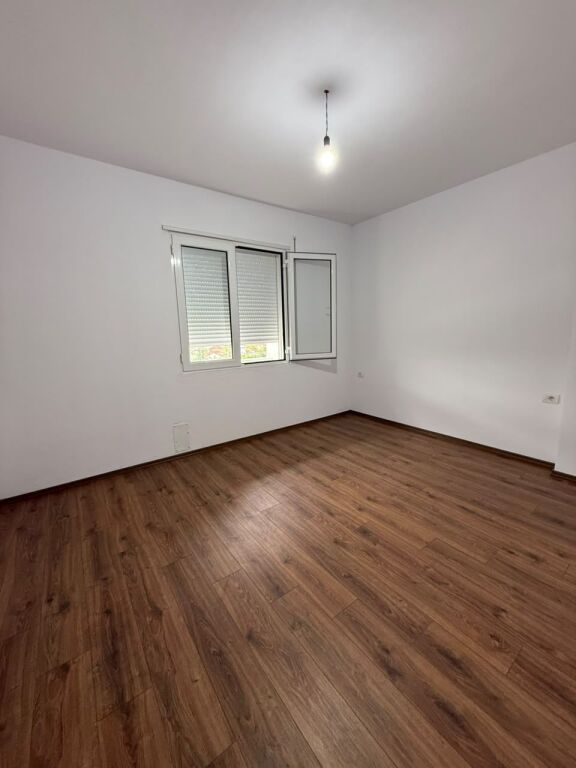 Apartament me qera 1+1