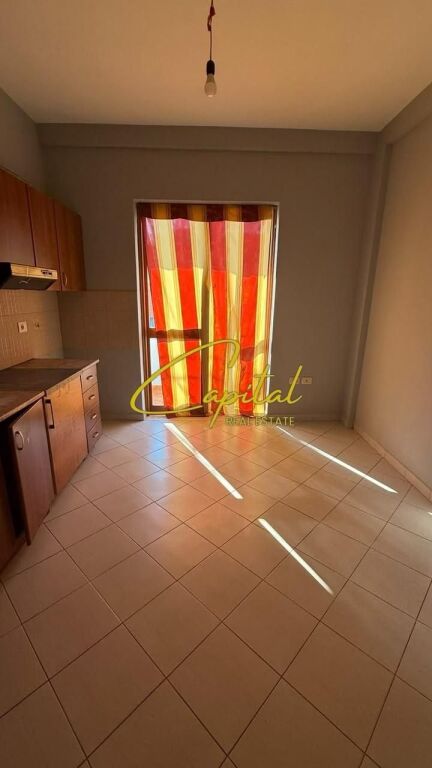 APARTAMENT ME QIRA 3+1 KODRA E PRIFTIT 50.000 LEKE