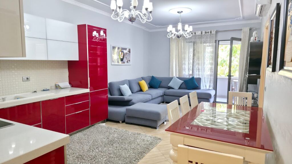 APARTAMENT 2+1 NE SHITJE KOMISARIATI 4