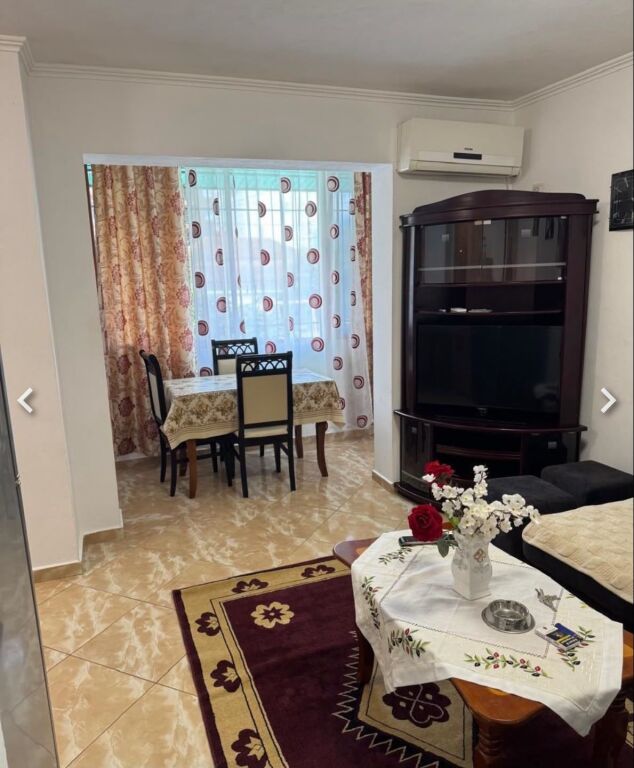 Appartamento 1+1 in affitto, Kamez (Centro) 300 mila lek vecchi