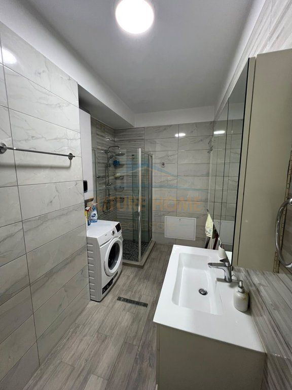 Qera , Apartament 3+1+2+2 Ballkone , Fresk , Tiranë