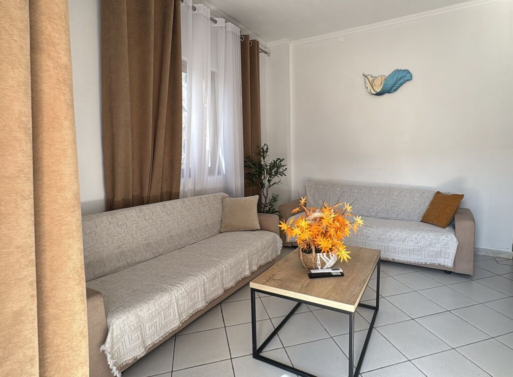 Apartament 1+1 me qira Rruga "Gramoz Pashko", prane Fakultetit Ekonomik