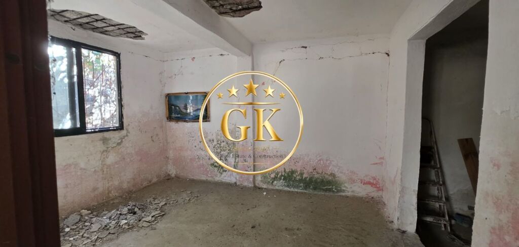 20926134 ''EKSLUZIVE E GOLD KEY'' Shitet Shtepi e vjeter 3+1,Kantina Veres, Shkozet