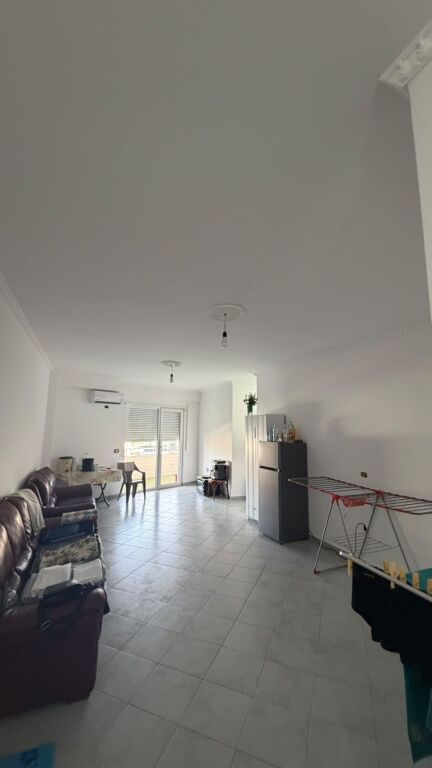 Appartamento 2+1 in vendita a Vlore vicino alla Chiesa Ortodossa