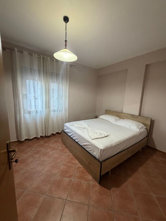 Shitet Apartment 2+1 ne Plazh Hekurudha