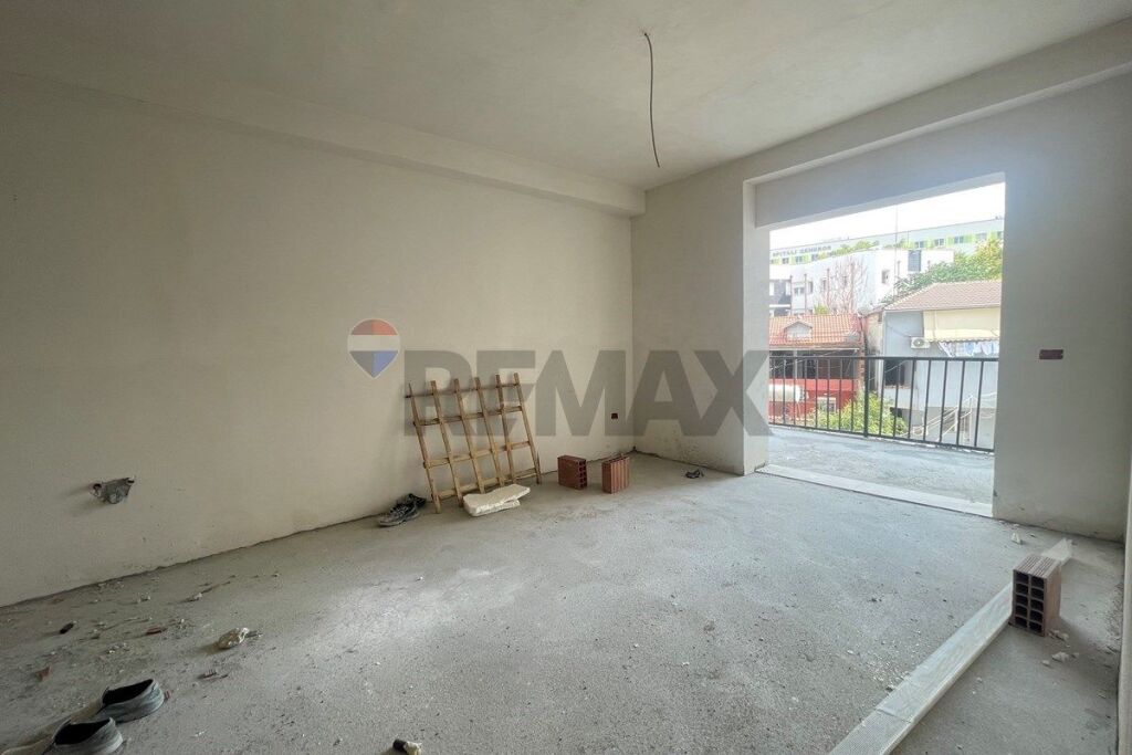 Apartament ne shitje 1+1 prane Farmacise 10!