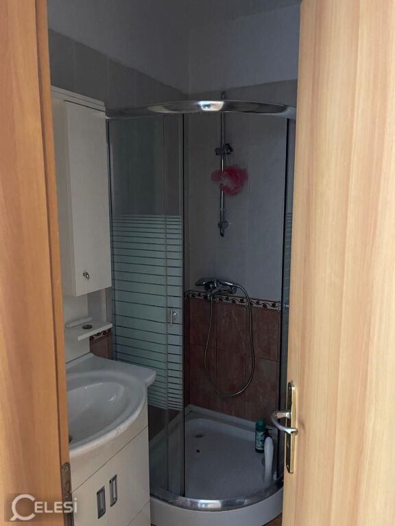 2+1 apartment for rent at the Paris Commune (60,000 Leke)