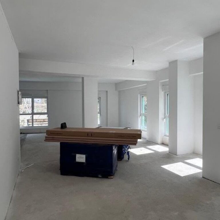 🏢 JEPET ME QIRA – AMBIENT BIZNESI 200 m² | ALI DEM, TEK KADIU