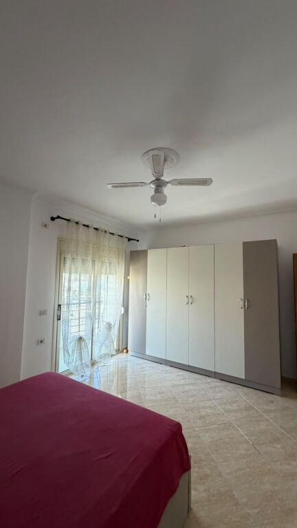 Apartament me Pamje nga Deti për Qira në Lungomare Vlorë