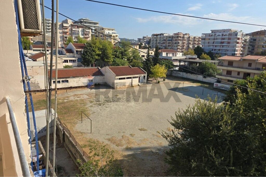 Appartamento 2+1 in Vendita, vicino alla Scuola Jani Minga, Vlore