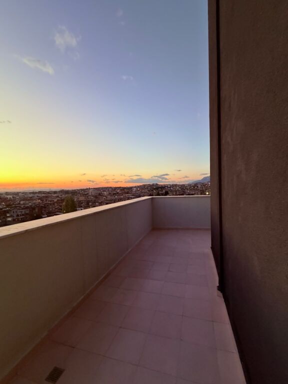 Jepet Me Qera Apartament 1+1+1 Ballkon