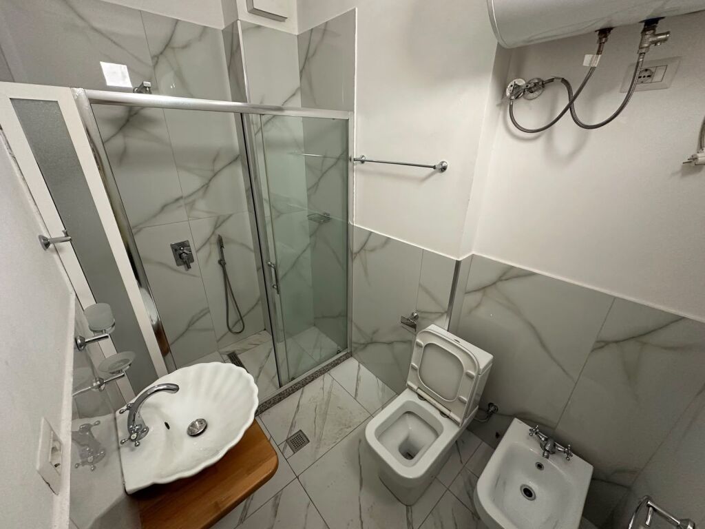 APARTAMENT 1+1 ME QIRA- TERMINALI VERI