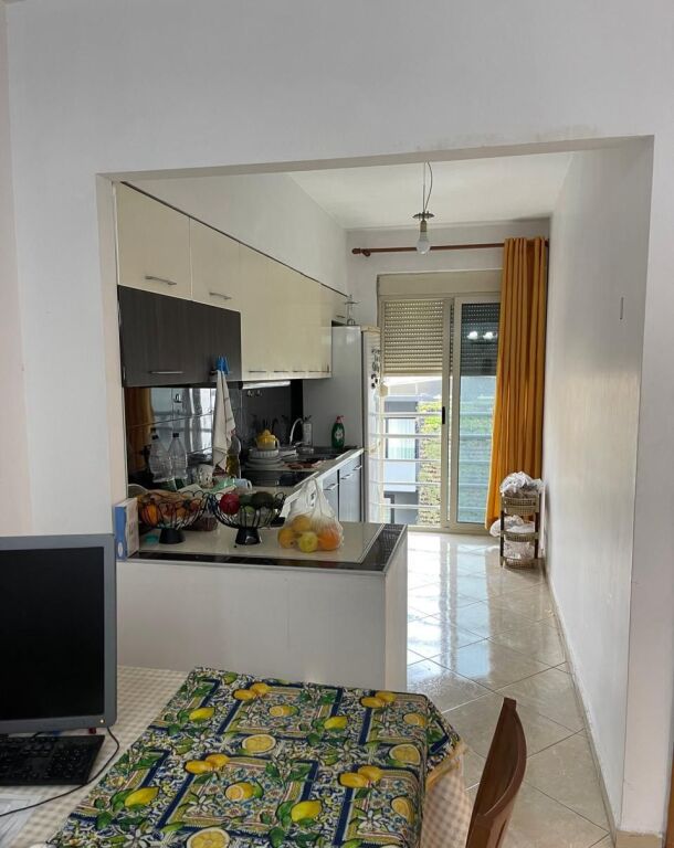 2+1 apartment for rent at the Paris Commune (60,000 Leke)