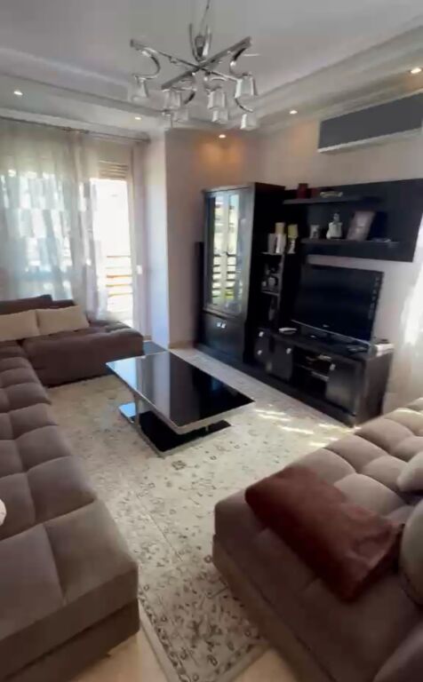 Komuna e Parisit Apartament 2+1 me qira