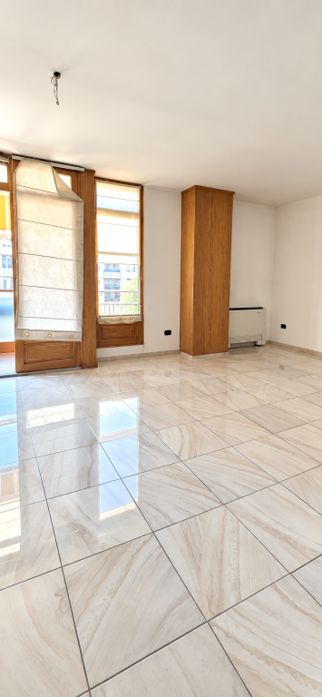 Appartamento 2+1+2 in vendita a 21 Dhjetori