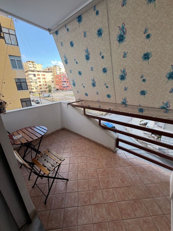 Shitet Apartment 2+1 ne Plazh Hekurudha