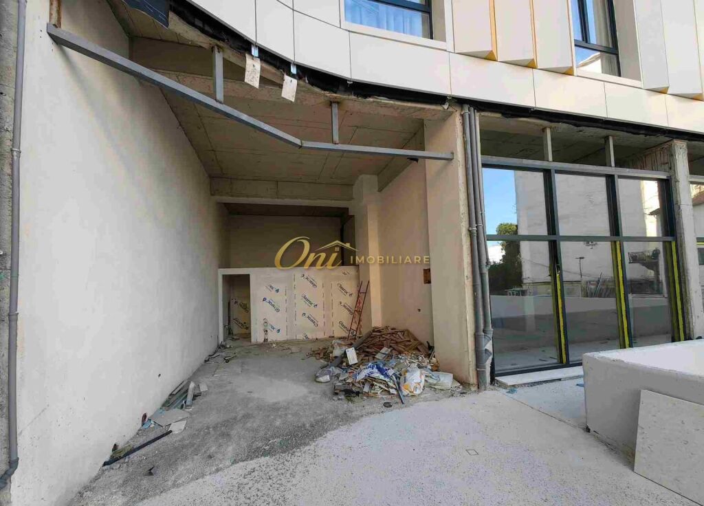 ZOGU I ZI GIVES A SHOP 160M2 FOR RENT