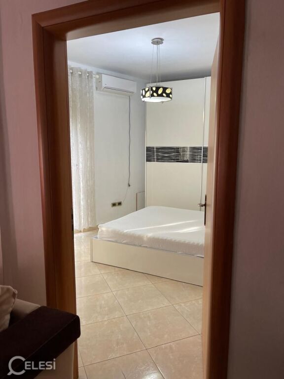 2+1 apartment for rent at the Paris Commune (60,000 Leke)