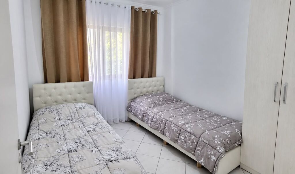 Apartament 1+1 me qira Rruga "Gramoz Pashko", prane Fakultetit Ekonomik