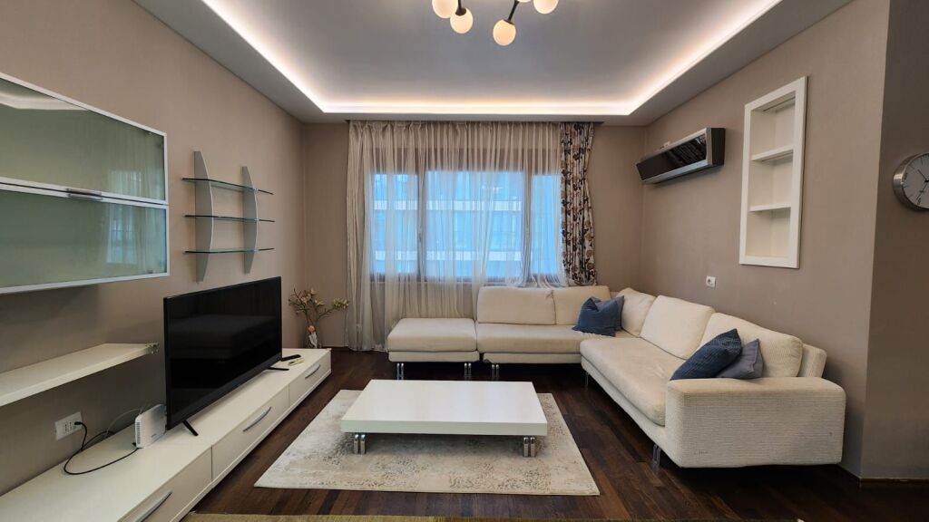 Apartamente 2+1+2+Garazh me qira