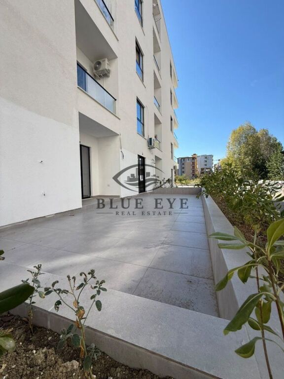 2 GARSONIERE + VERANDË PËR SHITJE – MALI I ROBIT