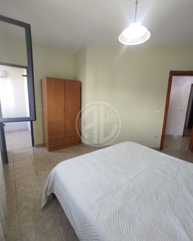 Shitet Apartament 1+1Shkembi i kavajes