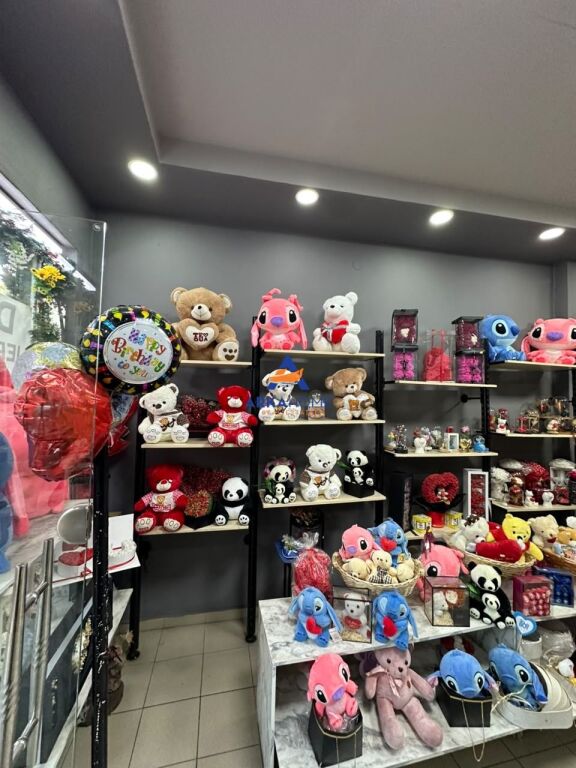 BUSINESS FOR SALE – FLOWER &amp; DECORATION SHOP 50 M2 "VASIL SHANTO" 700,000 LEKE