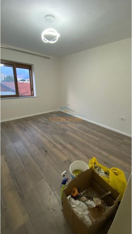 Shitet, Apartament 2+1, Rruga Bardhyl, Tiranë. AREA74619